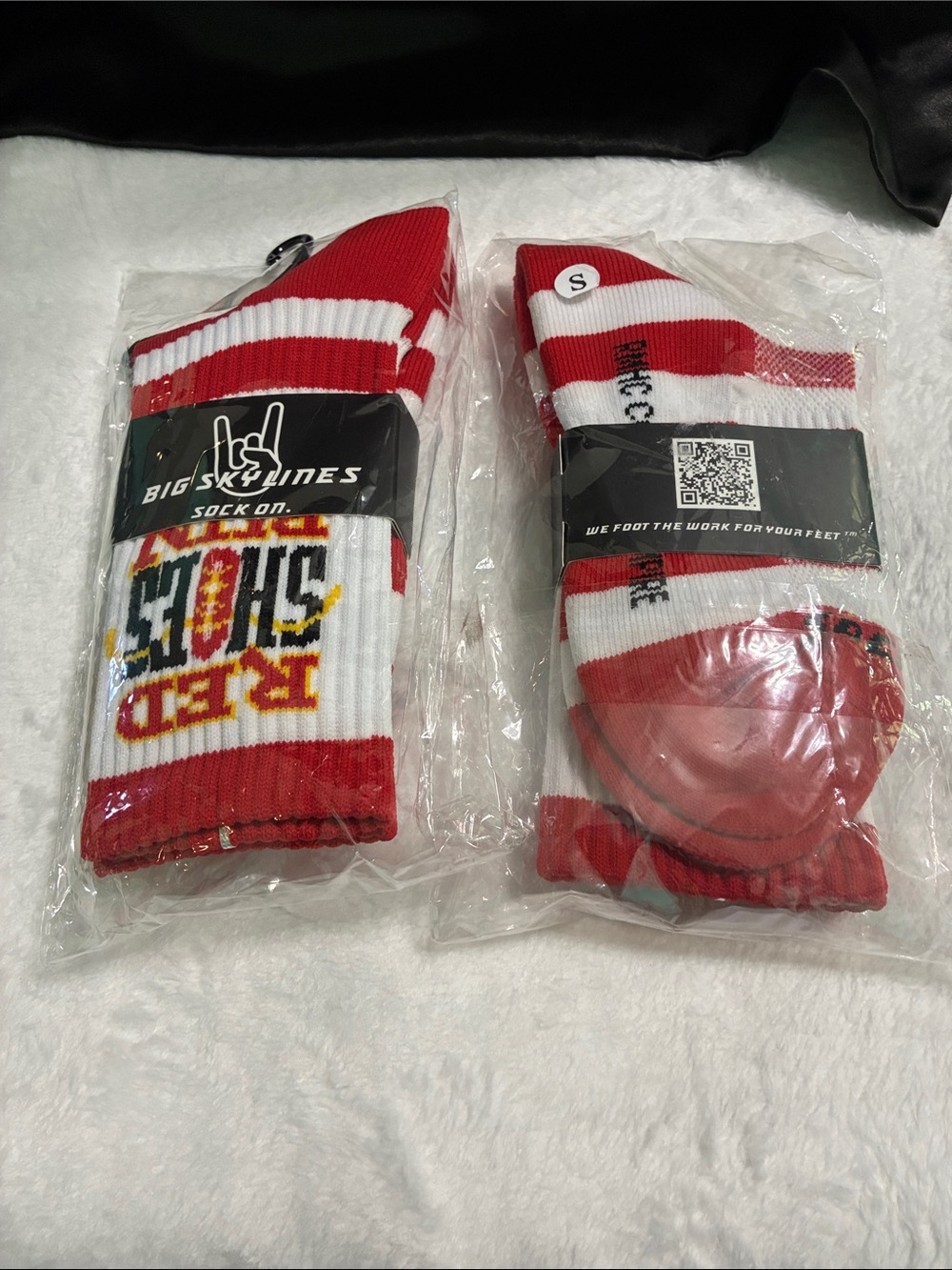 Red & White Striped Athletic Crew Socks - Men's